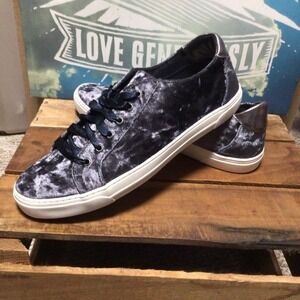 DV shoes 10 velvety blue shoes New and awesome